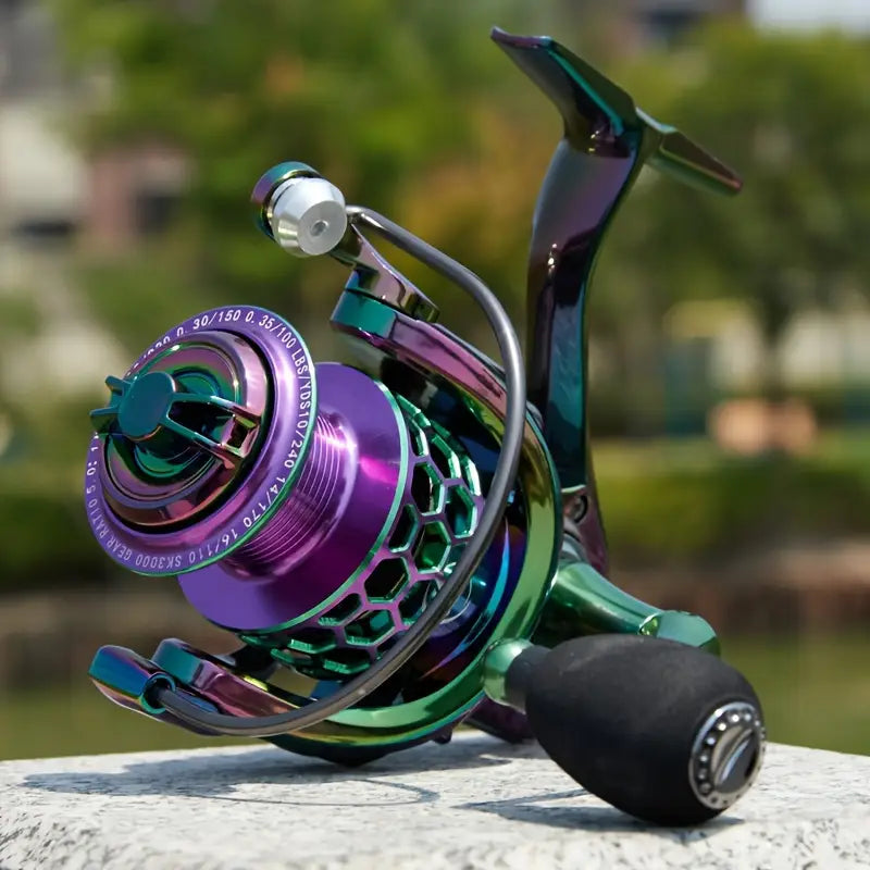 Colorful spinning fishing reel, light and smooth fishing reel